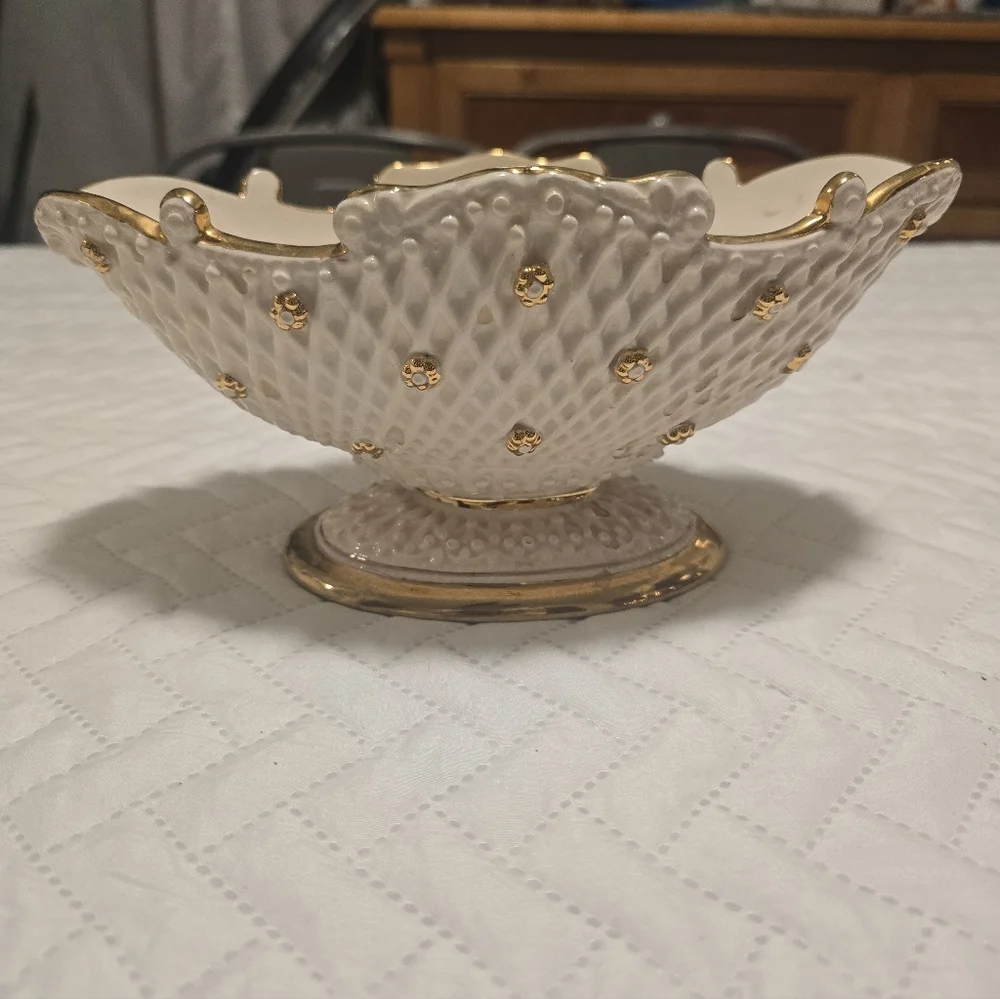 Italy Elegant Cream and Gold hand painted Decorative Bowl - Picture 3 of 11